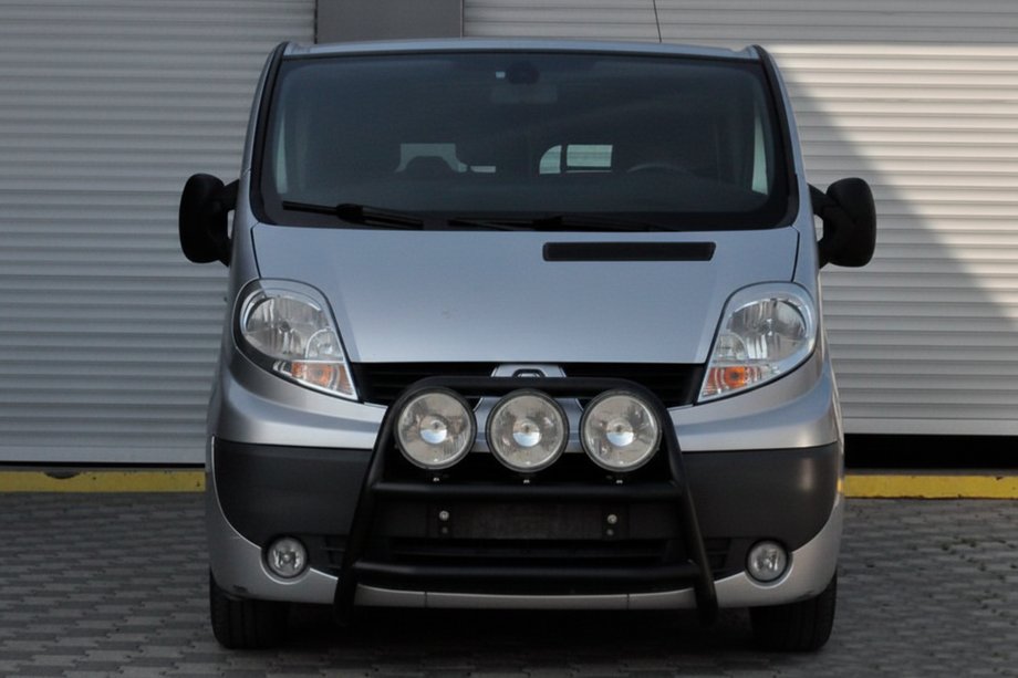 Opel Vivaro 2001–2015 Defensa Delantera WT018 Negra (Acero Inoxidable) Image