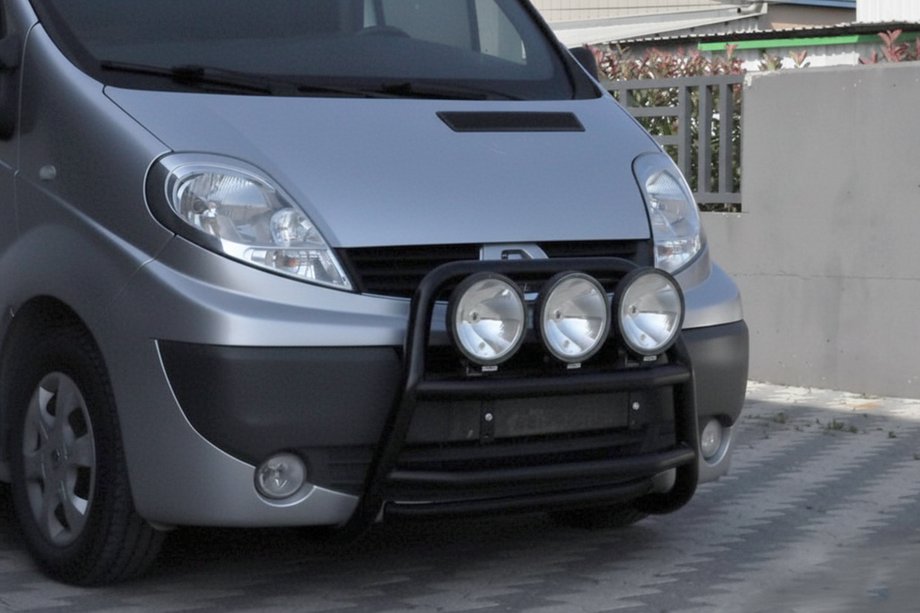Renault Trafic 2001–2015 Defensa Delantera WT018 Negra (Acero Inoxidable) Image