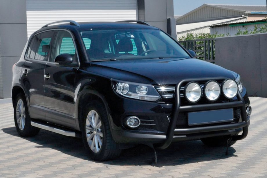 Volkswagen Tiguan 2007-2016 Defensa Delantera WT018 Negra (Acero Inoxidable) Image