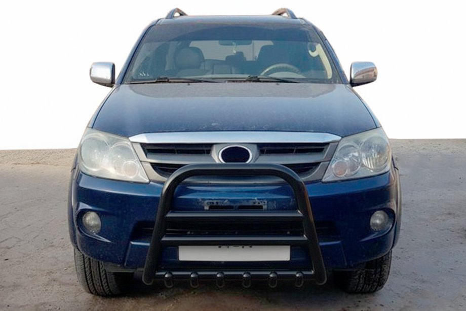 Toyota Fortuner 2006-2015 Defensa Delantera F12-11 Negra (Acero Inoxidable) Foto 3
