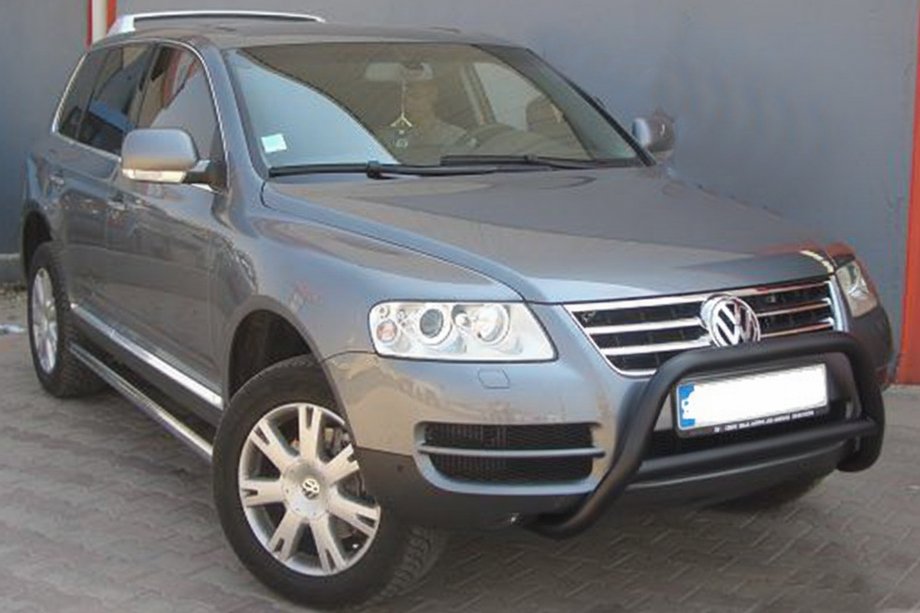 Volkswagen Touareg 2002–2010 Defensa Delantera WT005 Colt Negra (Acero Inoxidable) Foto 1