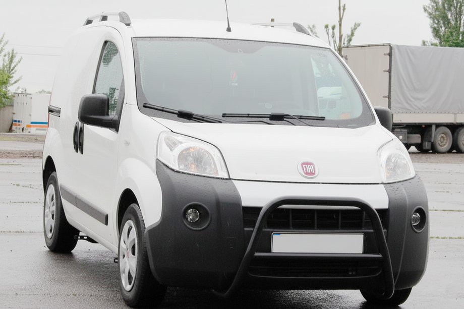 Fiat Fiorino/Qubo 2008-2024 Defensa Delantera WT006 Negra (Acero Inoxidable) Foto 2