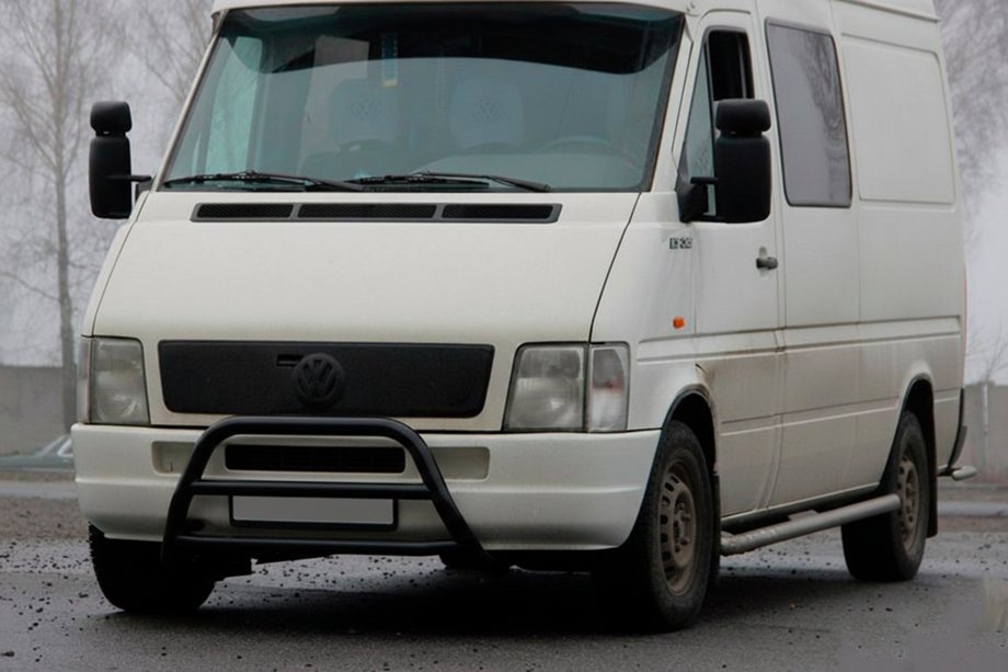 Volkswagen LT 1995-2006 Defensa Delantera WT022 Negra (Acero Inoxidable) Image