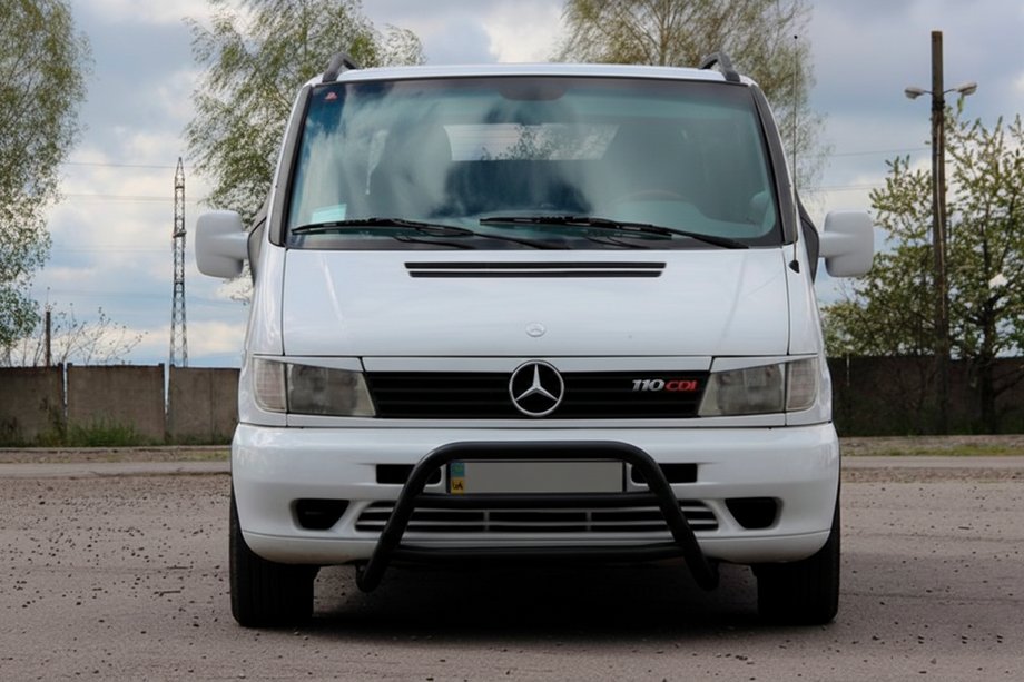 Mercedes Vito W638 1996-2003 Defensa Delantera WT022 Negra (Acero Inoxidable) Image