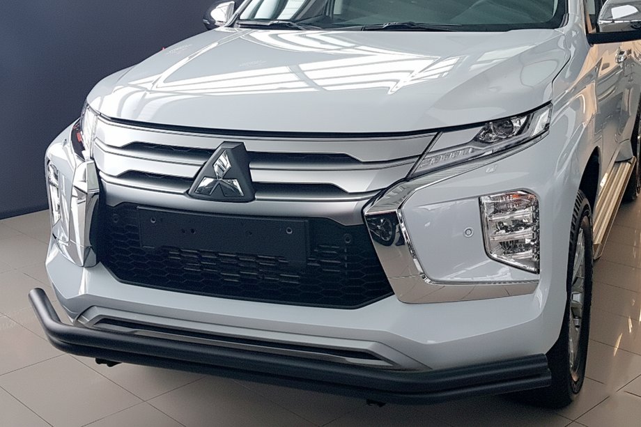 Mitsubishi Pajero Sport 2015- Defensa Delantera F3-60 Black (2020+, Acero Inoxidable) Image