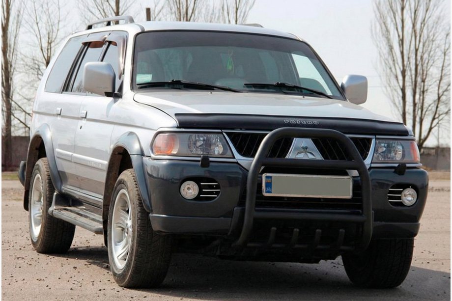 Mitsubishi Pajero Sport 1996-2007 Defensa Delantera QT007 Negra (Acero Inoxidable) Foto 2