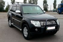 Mitsubishi Pajero Wagon IV 2006-2021 Defensa Delantera QT007 Negra (Acero Inoxidable) foto 1