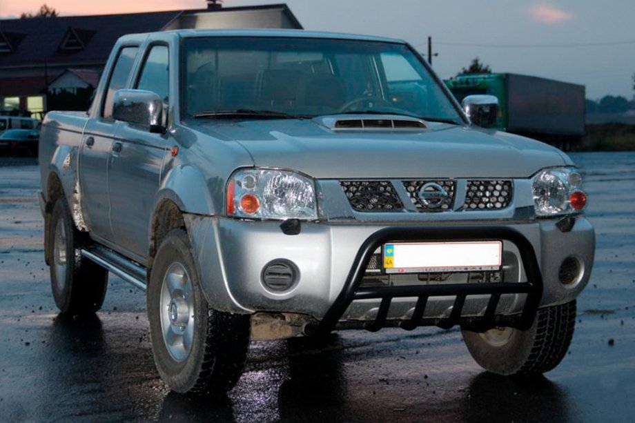 Nissan NP300 1999-2015 Defensa Delantera WT002 Negra (Acero Inoxidable) Foto 3