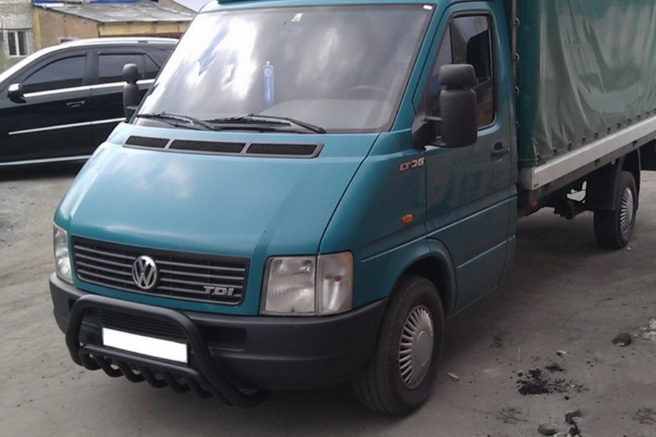 Volkswagen LT 1995-2006 Defensa Delantera WT002 Negra (Acero Inoxidable) Image