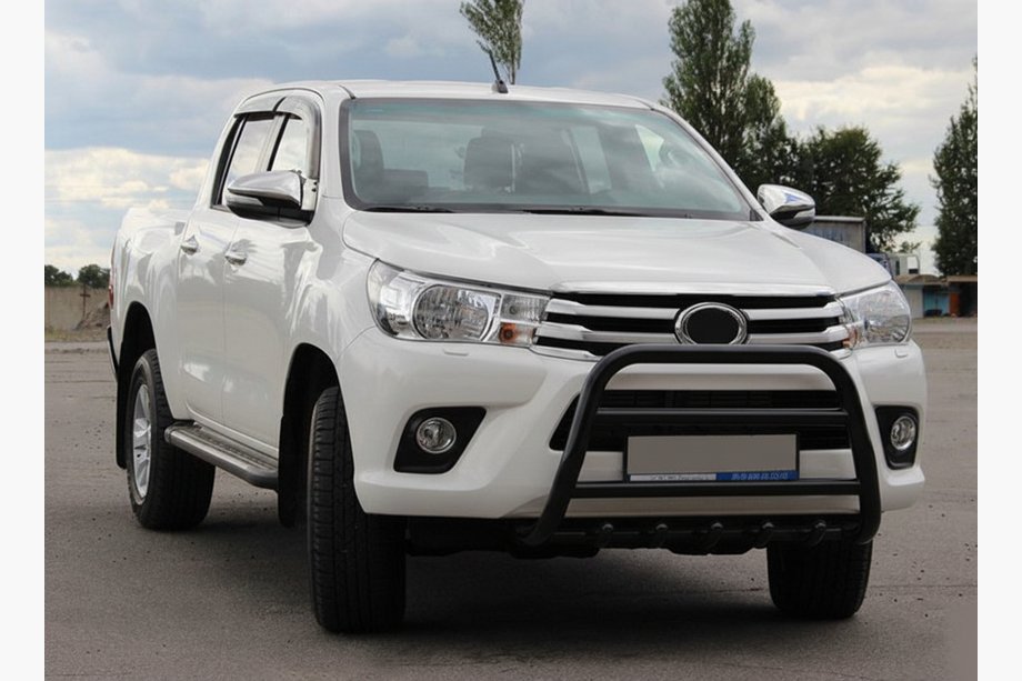 Toyota Hilux 2015- Defensa Delantera WT010 Negra (Acero Inoxidable) Foto 1