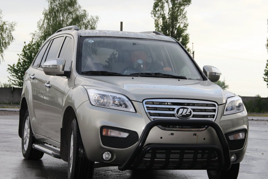 Lifan X60 2011- Defensa Delantera WT002 Negra (Acero Inoxidable) Image