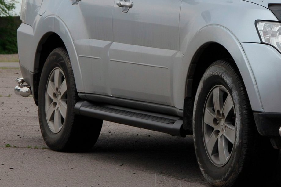 Mitsubishi Pajero Wagon IV 2006-2021 Barras Laterales Black (2 uds, Acero Inoxidable) Foto 4