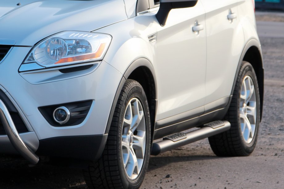 Ford Kuga 2008-2013 Tubos Laterales Rectos Black (2 uds, Acero Inoxidable) Image