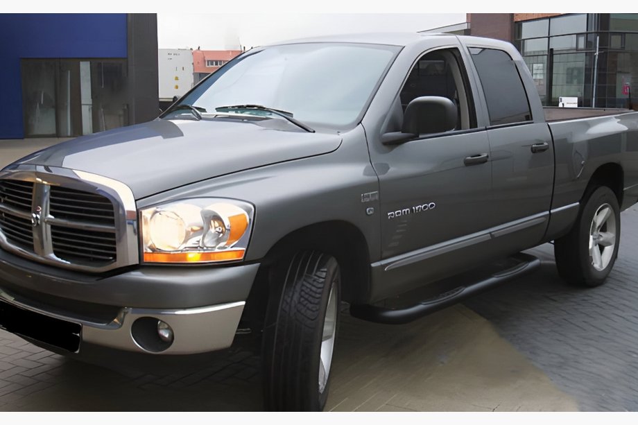 Dodge RAM (DR/DH/D1/DC/DM) 2002–2009 Tubos Laterales Angulares Black (2 uds, Acero Inoxidable) Image
