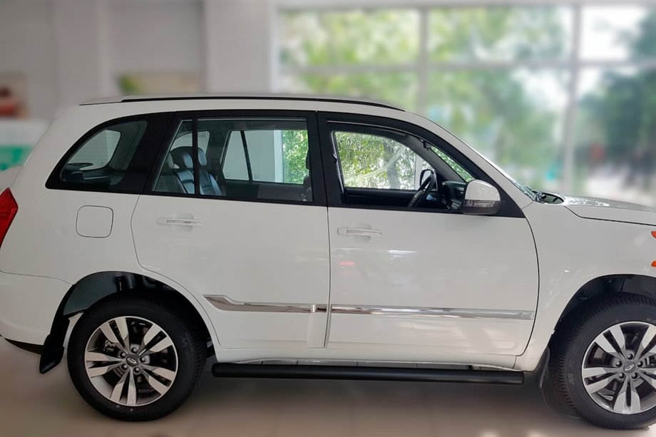 Chery Tiggo 3 2005- Barras Laterales Black (2 uds, acero inoxidable) Image