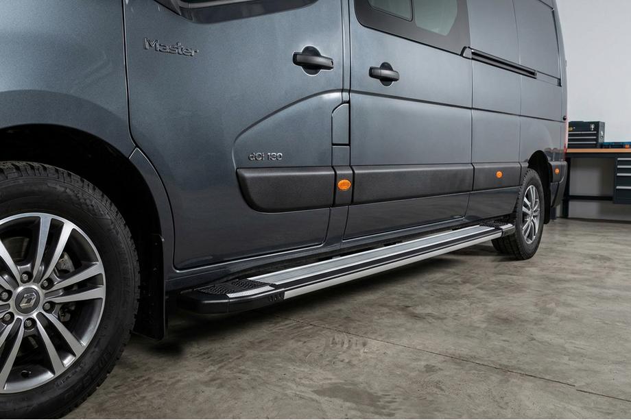 Renault Master 2011-2023 Estribos Laterales Rainbow (2 uds., Aluminio) Image