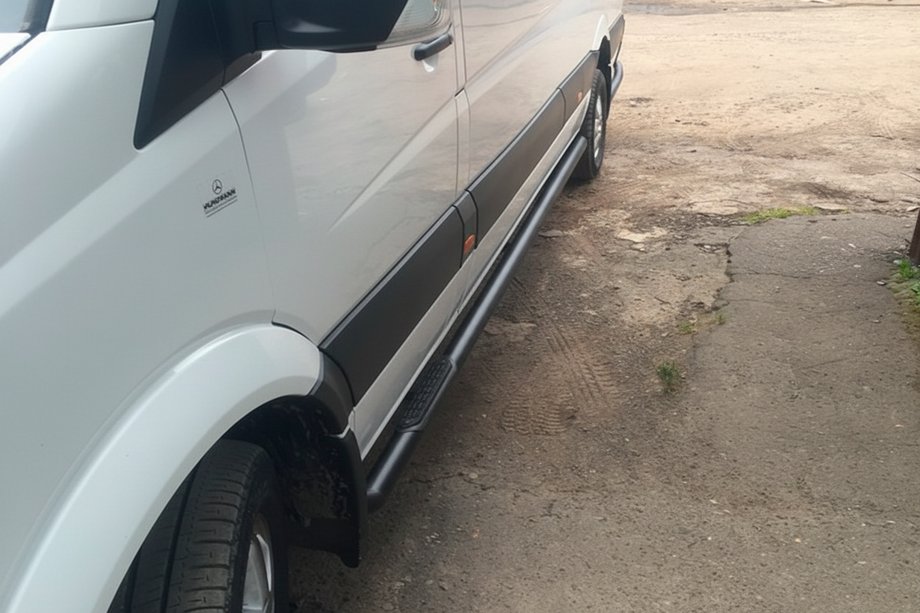 Mercedes Sprinter W907/W910 2018- Barras Laterales Black (2 uds, Acero Inoxidable) Image