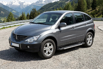 SsangYong Action 2005-2018 Estribos Laterales RedLine V1 (2 uds., Aluminio) foto 1
