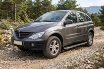 SsangYong Action 2005-2018 Estribos Laterales Maydos V1 (2 uds., Aluminio y Acero Inoxidable) foto 1