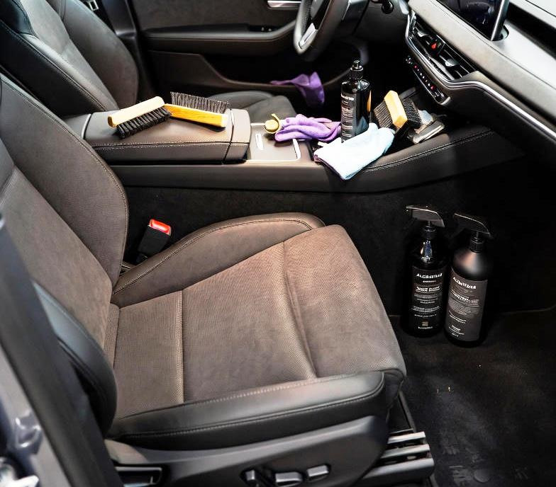 Cómo cuidar correctamente el Alcantara del interior del coche