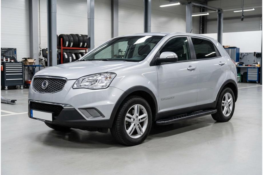 SsangYong Korando 2010-2019 Estribos Laterales Bosphorus Black (2 uds., Aluminio) Image
