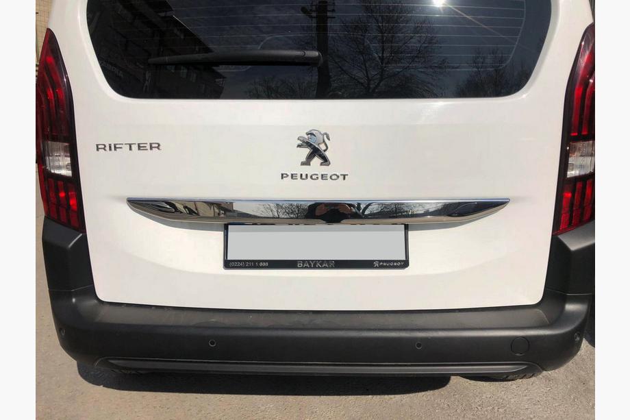 Peugeot Partner/Rifter 2019- Oferta Moldura de Acero Inoxidable sobre la Matrícula Image