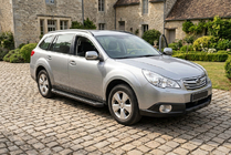 Subaru Outback 2009-2014 Estribos Laterales Allmond Black (2 uds., Aluminio) foto 1
