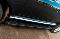 Volkswagen Touareg 2002–2010 Estribos Laterales Allmond Black (2 uds., Aluminio) foto 1