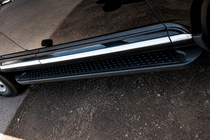 Volkswagen Touareg 2002–2010 Estribos Laterales Allmond Black (2 uds., Aluminio) foto 2