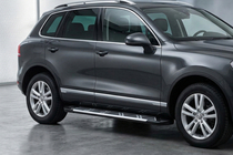 Volkswagen Touareg 2002–2010 Estribos Laterales Sunrise (2 uds., Aluminio) foto 1