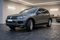 Volkswagen Touareg 2010-2018 Estribos Laterales Bosphorus Black (2 uds., Aluminio) foto 1