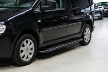Volkswagen Caddy 2010-2015 Estribos Laterales Bosphorus Black (2 uds., Aluminio) foto 1
