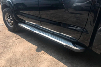 Toyota Hilux 2006-2015 Estribos laterales Allmond Grey (2 uds., aluminio) foto 5