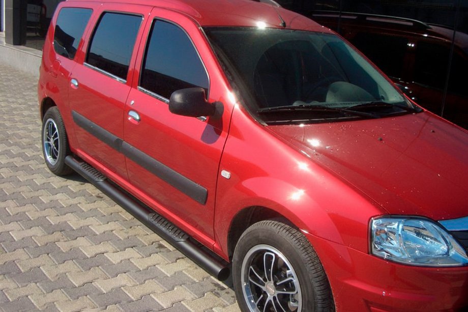 Lada Largus 2012- Barras Laterales Black (2 uds, Acero Inoxidable) Image
