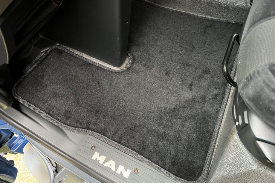 MAN TGX 2020- Alfombrillas de moqueta Classic (Negro) Image