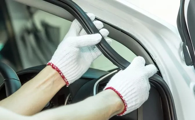 Cómo saber cuándo es momento de cambiar los sellos de las puertas del coche