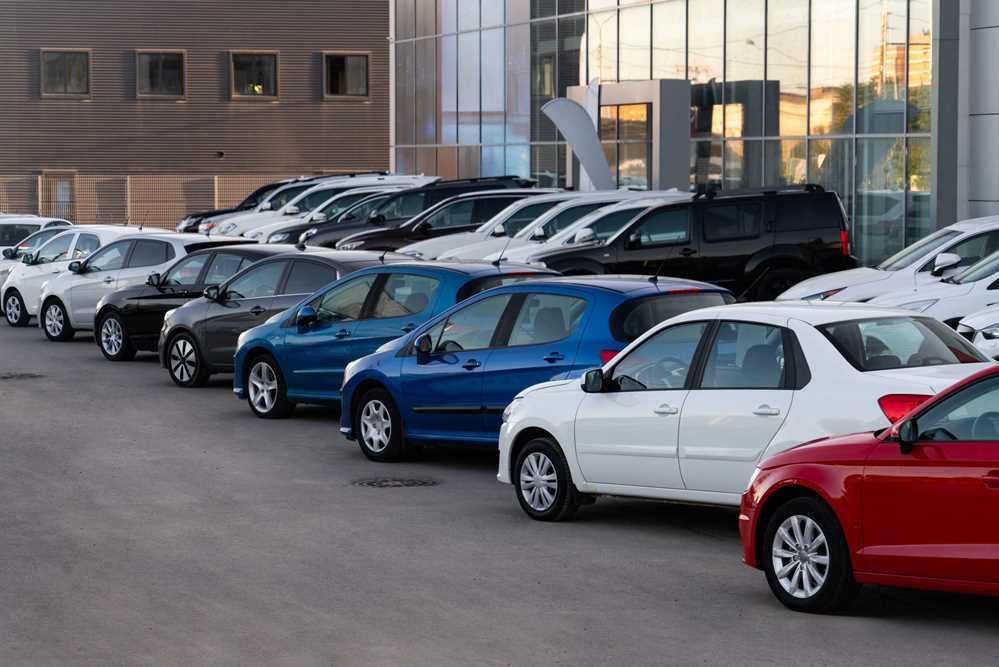 ¿Nuevo o usado? Qué coche conviene más a los principiantes