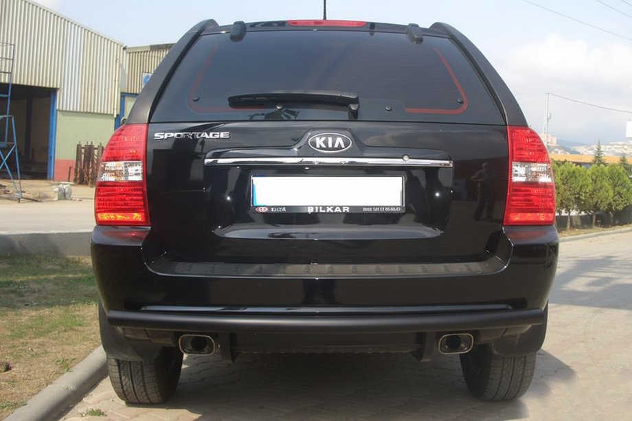 Kia Sportage 2004-2010 Barra Trasera AK002 Negra (Acero Inoxidable) Foto 1