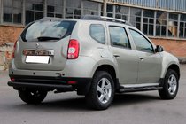 Dacia Duster 2008-2018 Barra Trasera Recta Black (Acero Inoxidable) foto 3