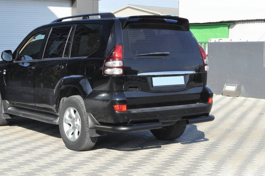 Toyota Land Cruiser Prado 120 2002-2009 Esquinas traseras AK003 Negro (2 uds, acero inoxidable) Foto 3