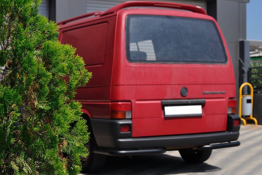 Volkswagen T4 Caravelle/Multivan 1990–2003 Esquinas traseras AK003 Negro (2 uds, acero inoxidable) Foto 3