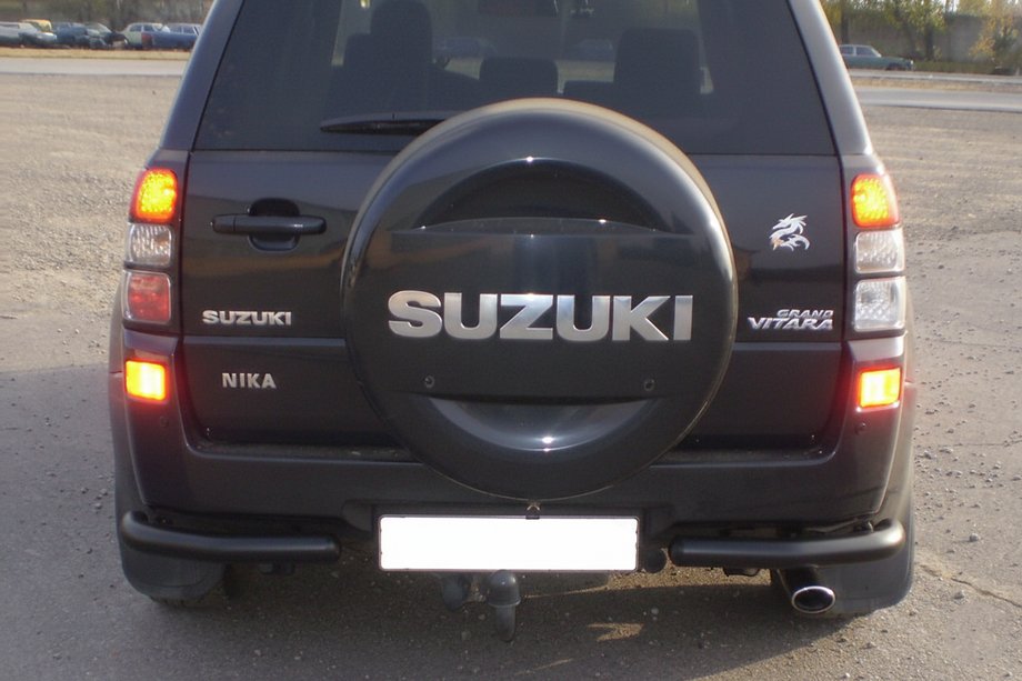 Suzuki Grand Vitara 2005-2017 Protector Trasero AK003 Negro (Acero Inoxidable) Foto 1