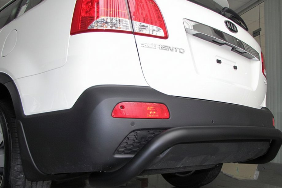 Kia Sorento II XM 2009-2014 Barra Trasera AK007 Negra (Acero Inoxidable) Foto 2