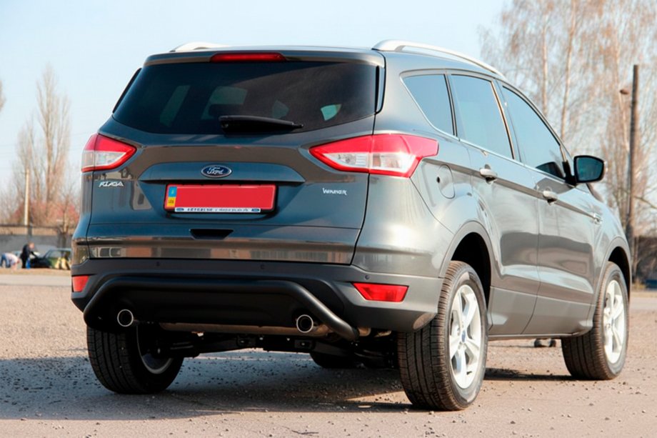 Ford Kuga/Escape 2013-2019 Barra Trasera AK007 Negra (Acero Inoxidable) Foto 3