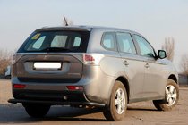 Mitsubishi Outlander 2012-2021 Barra Trasera AK004 Negra (Acero Inoxidable) foto 3