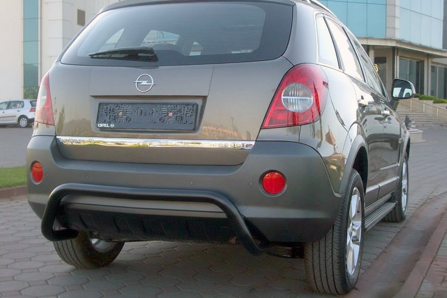 Opel Antara 2006-2017 Barra Trasera AK007-1 Negra (Acero Inoxidable) Image