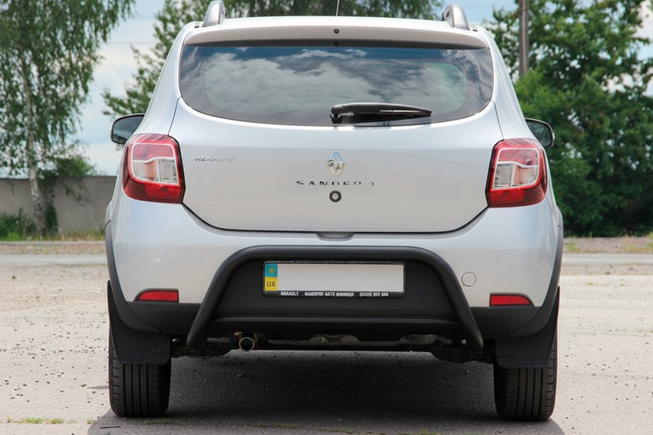 Renault Sandero 2013-2022 Barra Trasera AK007 Negra (Acero Inoxidable) Image