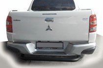 Mitsubishi L200 2015-2024 Protector Trasero AK007 Negro (Acero Inoxidable) foto 1