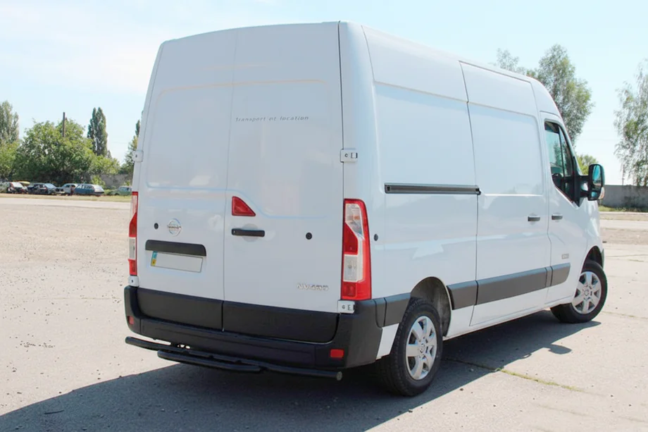 Nissan NV400 2010-2024 Barra Trasera AK011 Negra (Acero Inoxidable) Foto 2