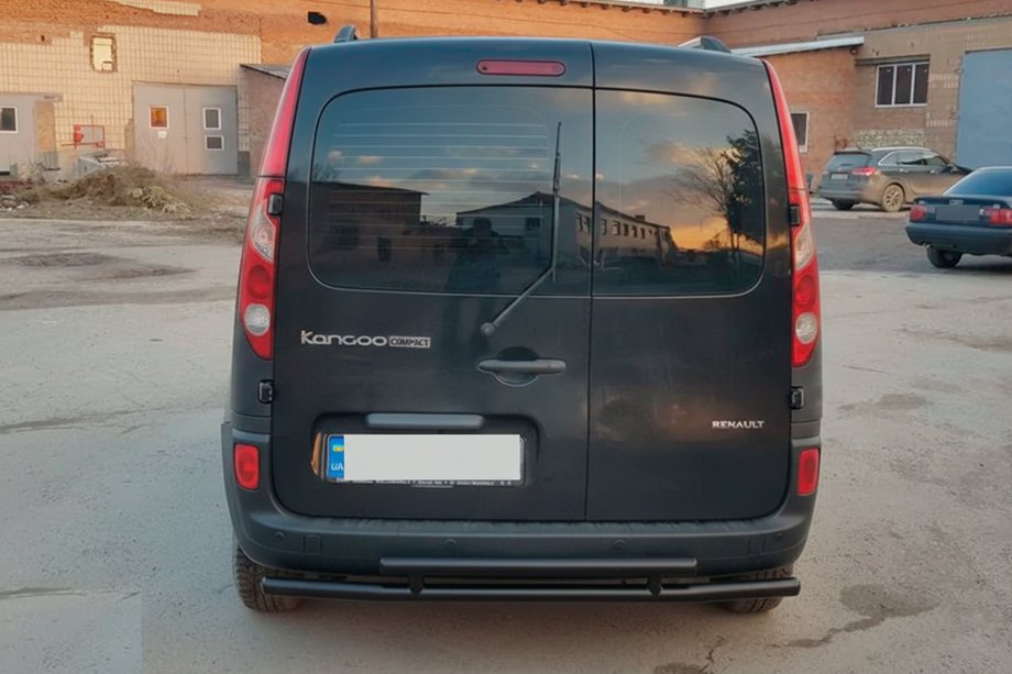 Renault Kangoo 2008–2020 Barra Trasera AK002-2 Negra (Acero Inoxidable) Foto 2